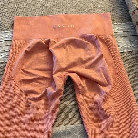 NVGTN Peach Lift Seamless Leggings - Picture 3 of 4